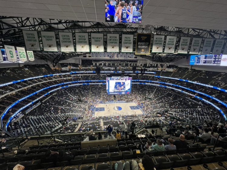 難受日！獨行俠主場慘敗 比賽還剩4分鐘時主場球迷大部分已離開