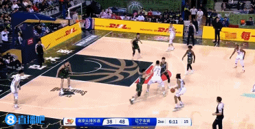 手感真滴炸裂！弗格越投越遠(yuǎn) 弧頂加長三分堅(jiān)決出手空心命中！