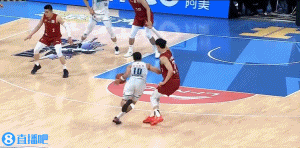 防守制勝！曾凡博緊緊貼防 起飛釘板大帽韋瑟斯龐