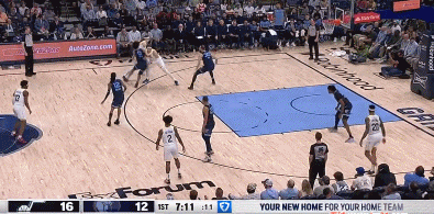 大鵬展翅！馬爾卡寧側(cè)翼突擊 起飛滑翔單臂砸進籃筐