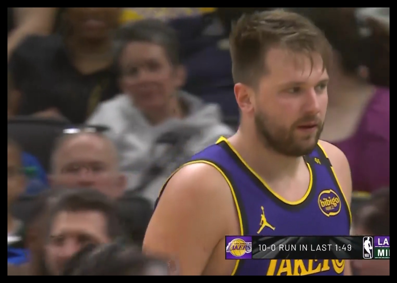 太強(qiáng)了！東契奇撤步金雞獨(dú)立后仰三分也能進(jìn) 上來就打了個(gè)10-0！