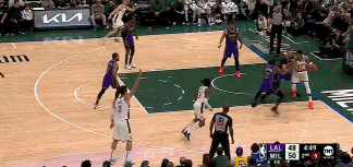 外線開火！小凱文-波特和AJ-格林聯(lián)手轟3記三分 雄鹿11-2打停湖人