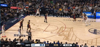 火力全開！唐斯內(nèi)外開花連得11分 率隊(duì)頑強(qiáng)咬住比分