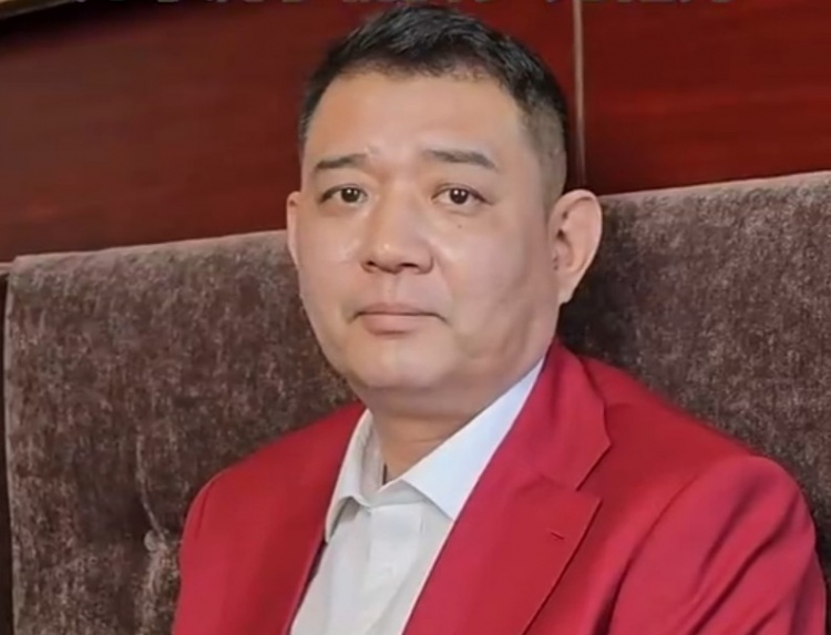 鞏曉彬：剛打球時(shí)工資20多塊錢 主要給父母、給家里改善生活