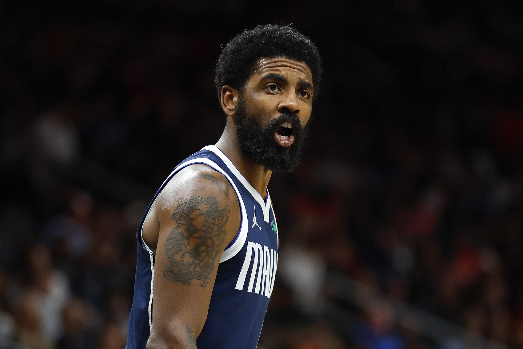 左膝十字韌帶撕裂！樂福：這對(duì)于歐文是毀滅性的 祝你早日康復(fù)