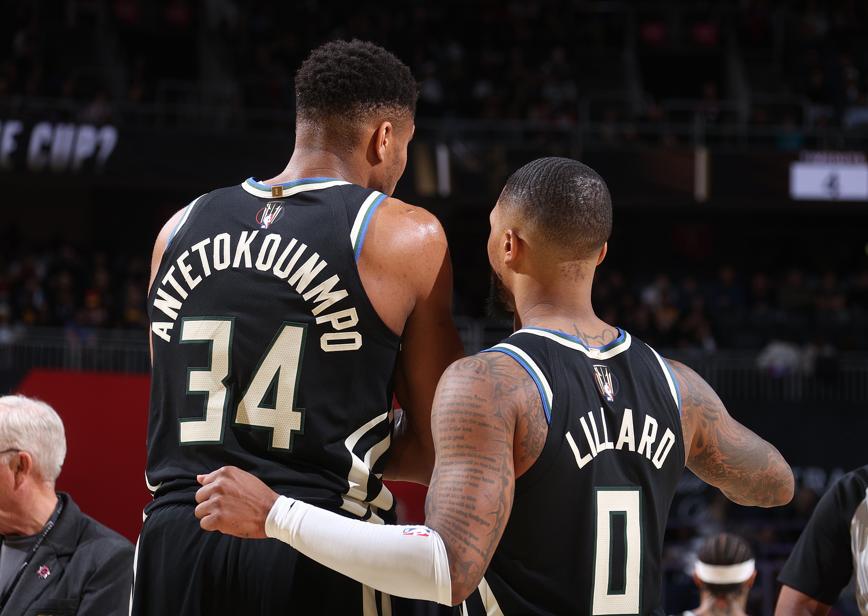 關(guān)鍵卡位戰(zhàn)！雄鹿主場(chǎng)迎戰(zhàn)步行者 字母哥&利拉德&小波特均可出戰(zhàn)