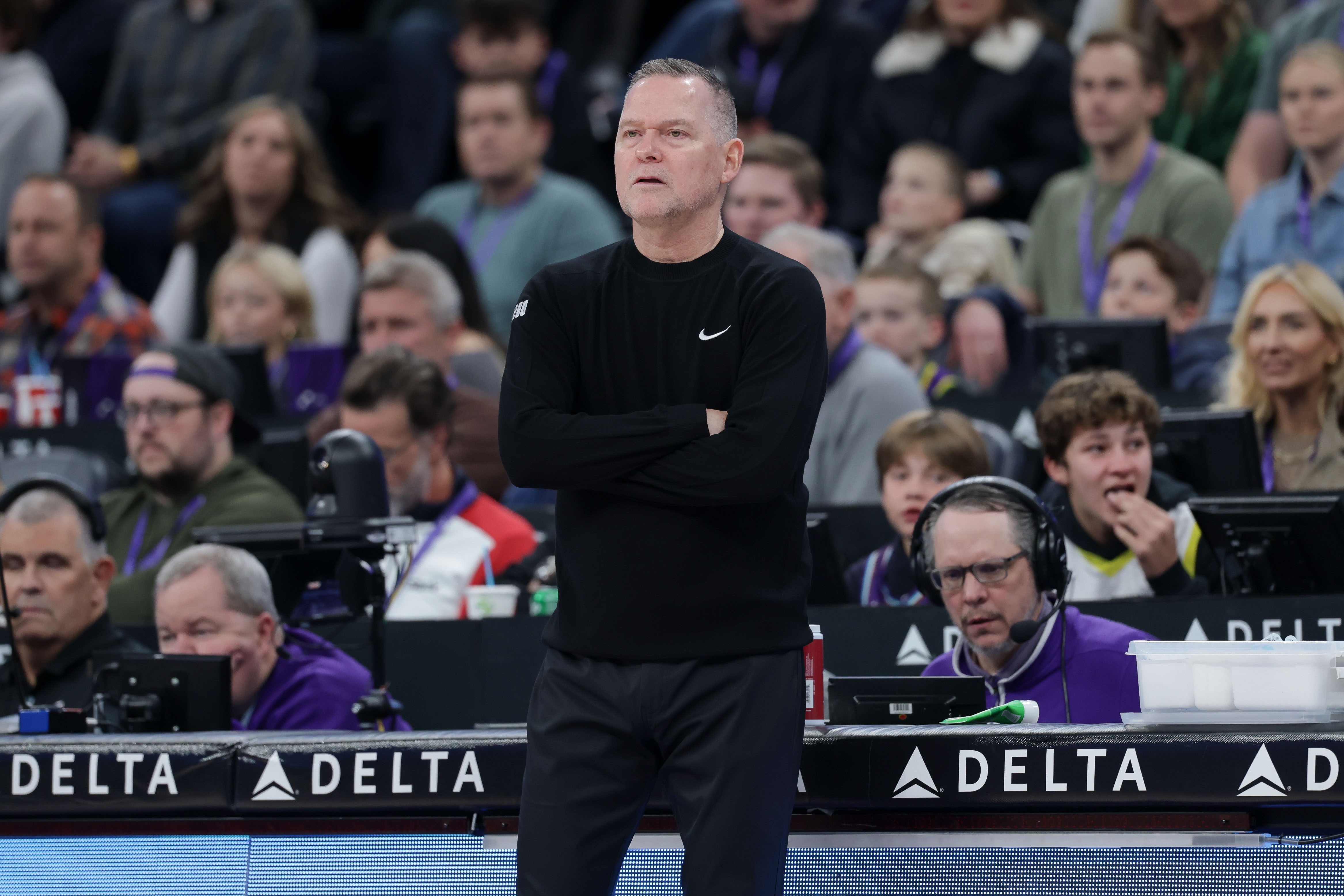 球隊(duì)有多相信他們能打出好防守？馬龍：好問題 你得去問那些家伙