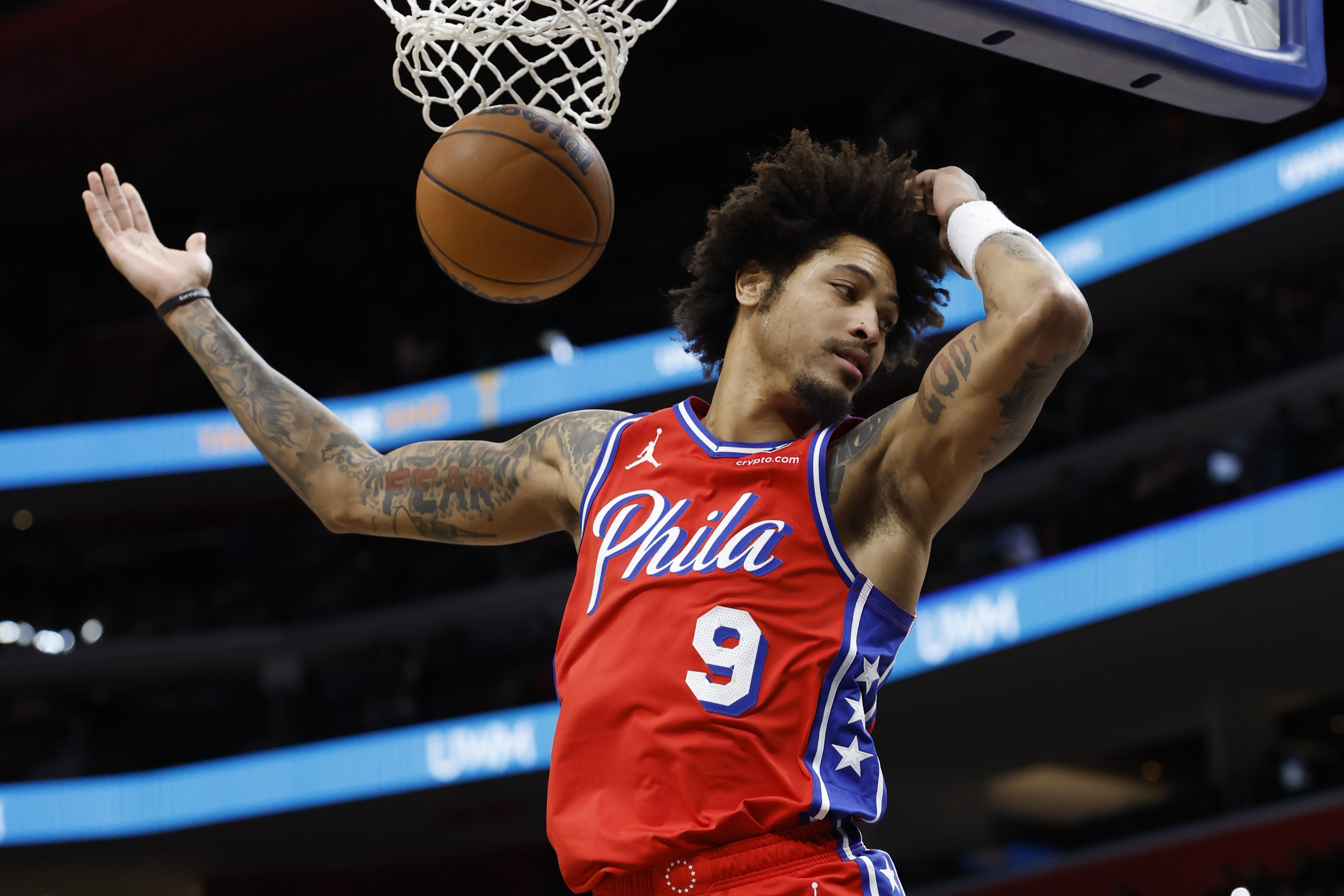 苦苦支撐！烏布雷打滿首節(jié)6中5獨(dú)得12分 正負(fù)值-12