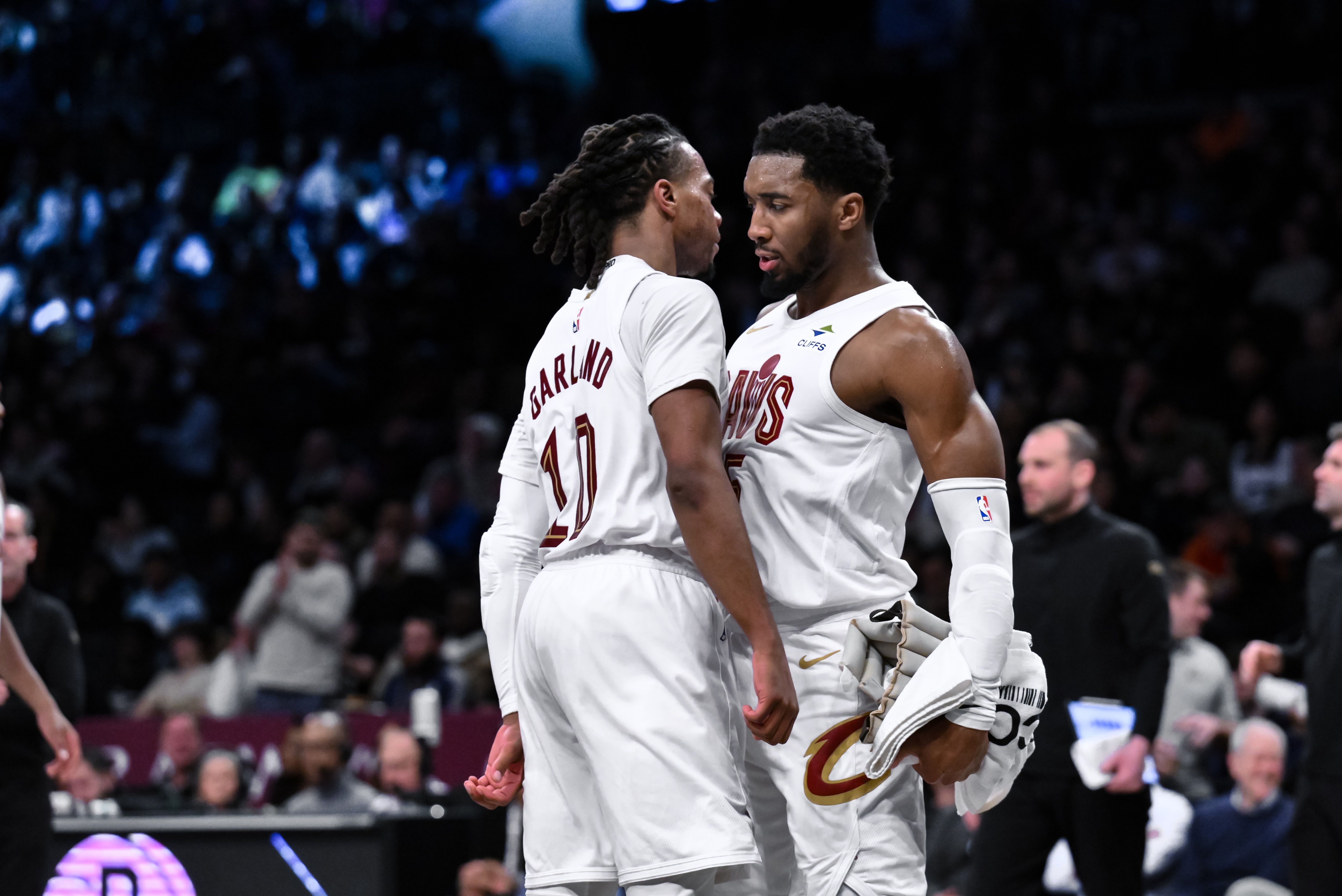 分析：上次雙矮后衛(wèi)奪冠是什么時(shí)候？騎士囤積的側(cè)翼真的有效嗎？