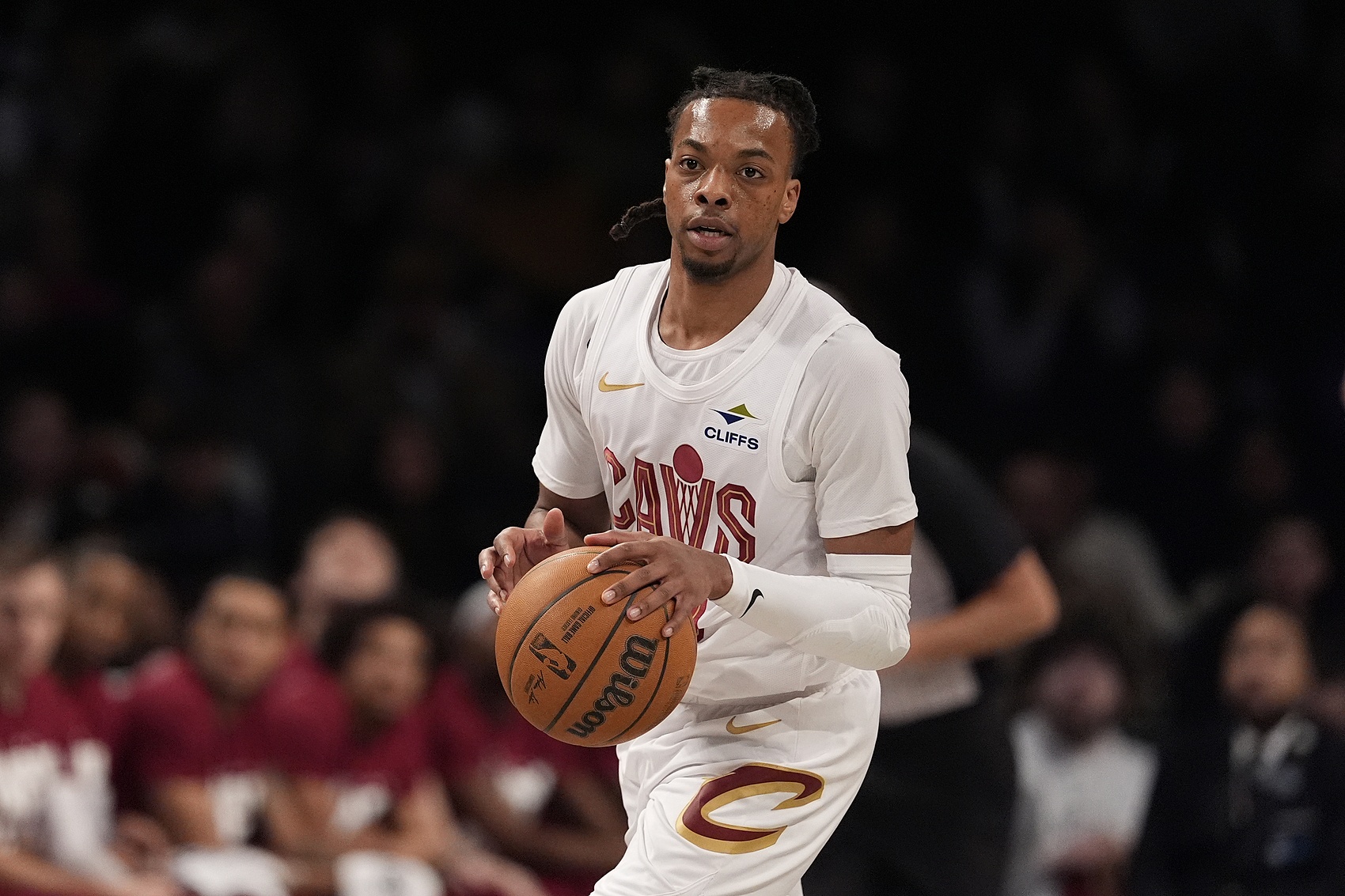 先抑后揚(yáng)！加蘭半場前11投僅1中&后4投全中 得到10分3籃板3助攻