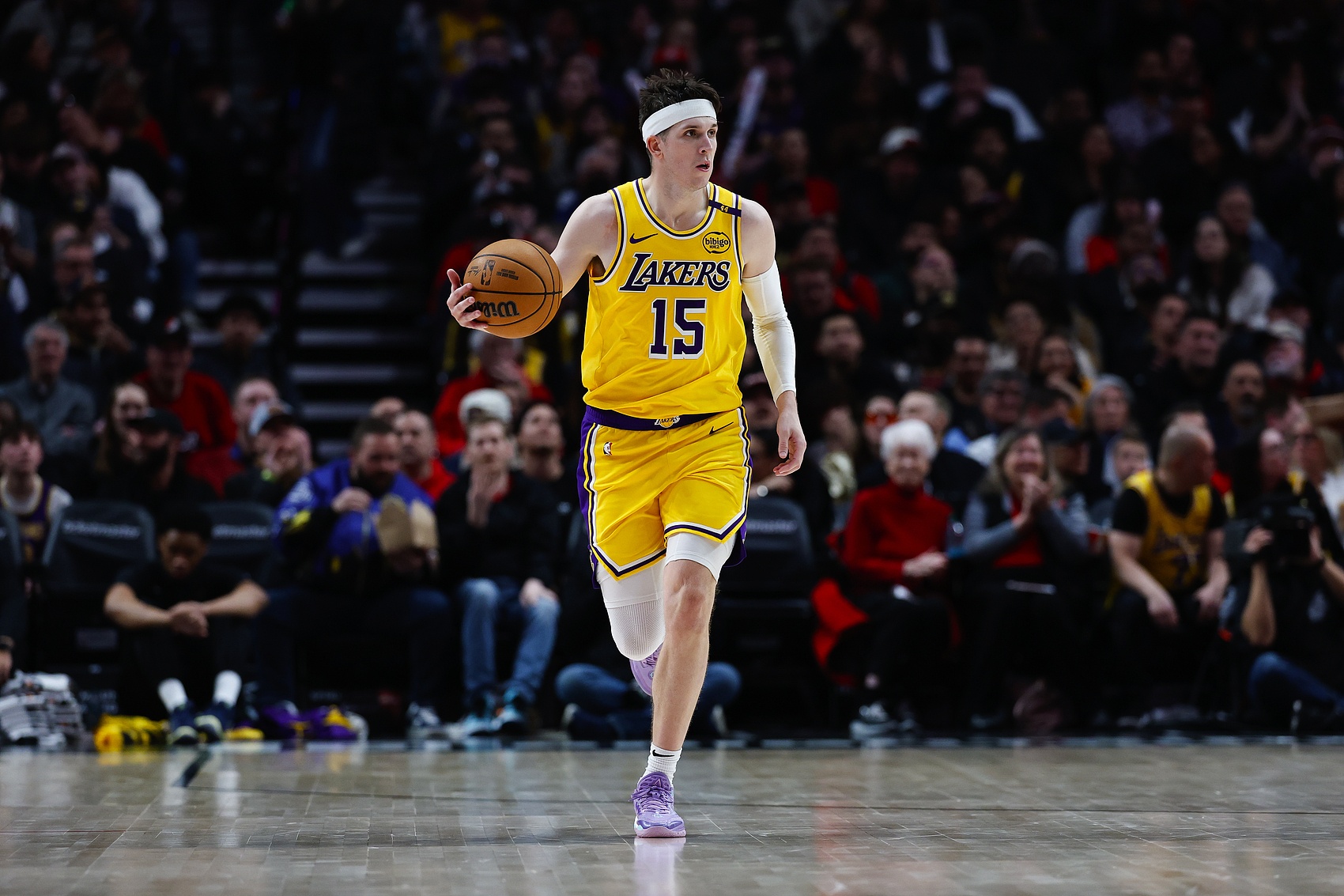 還可以！里夫斯上半場9投5中&三分3中1 拿到13分4板2助