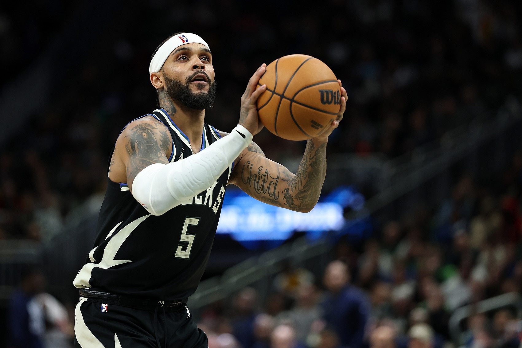 底薪依舊發(fā)光！特倫特9中5得到13分4板3助 三分6中3