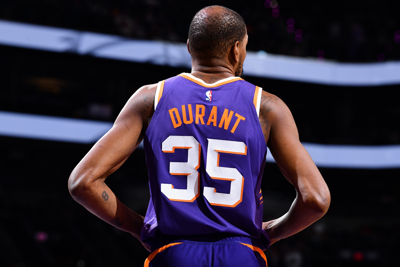 活在當(dāng)下！杜蘭特：不能把目光放得太遠(yuǎn) 因?yàn)槲覀儧](méi)有奢侈的資本