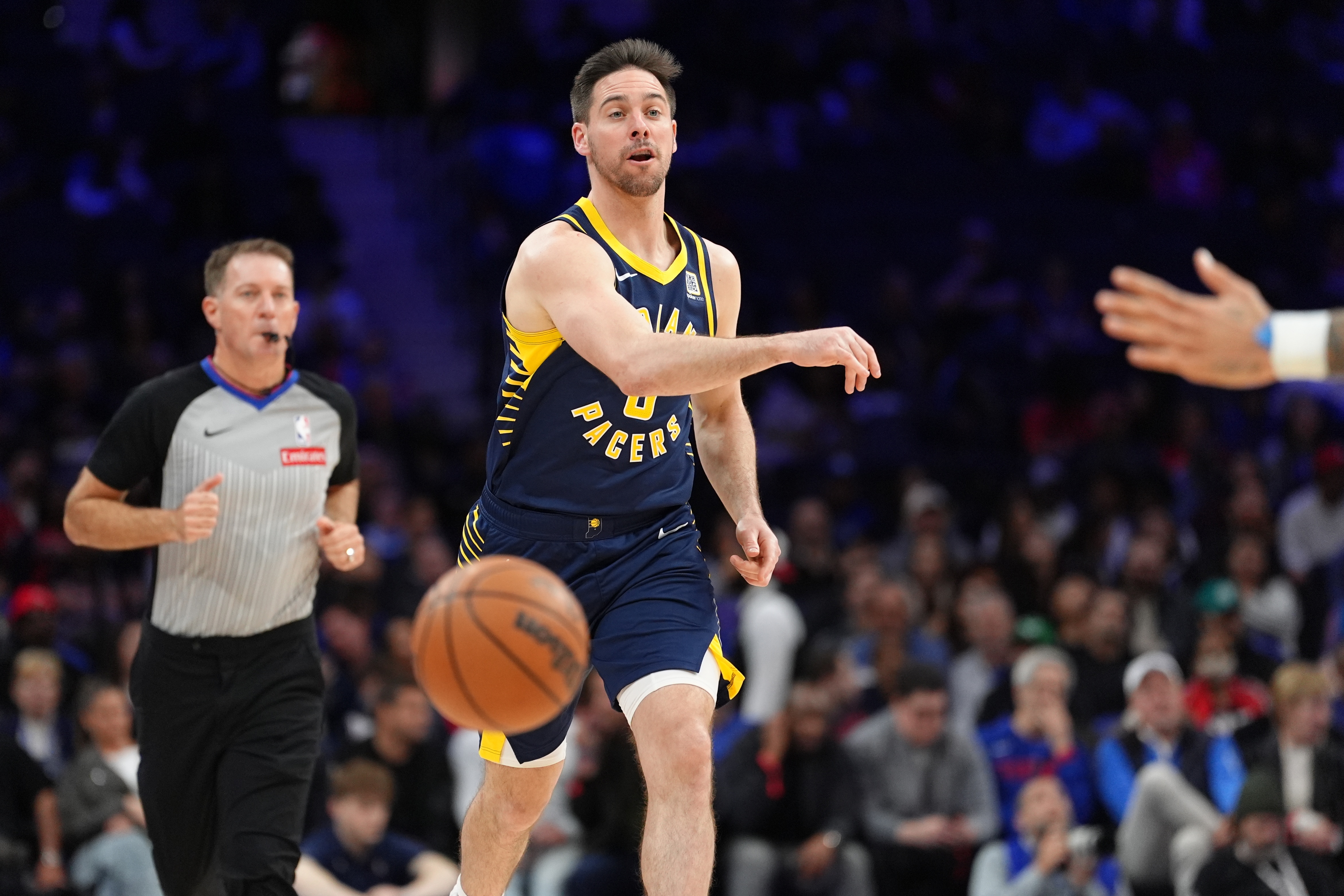 糟糕！麥康納：我們替補(bǔ)席的表現(xiàn)太糟糕 這樣根本無法取得勝利