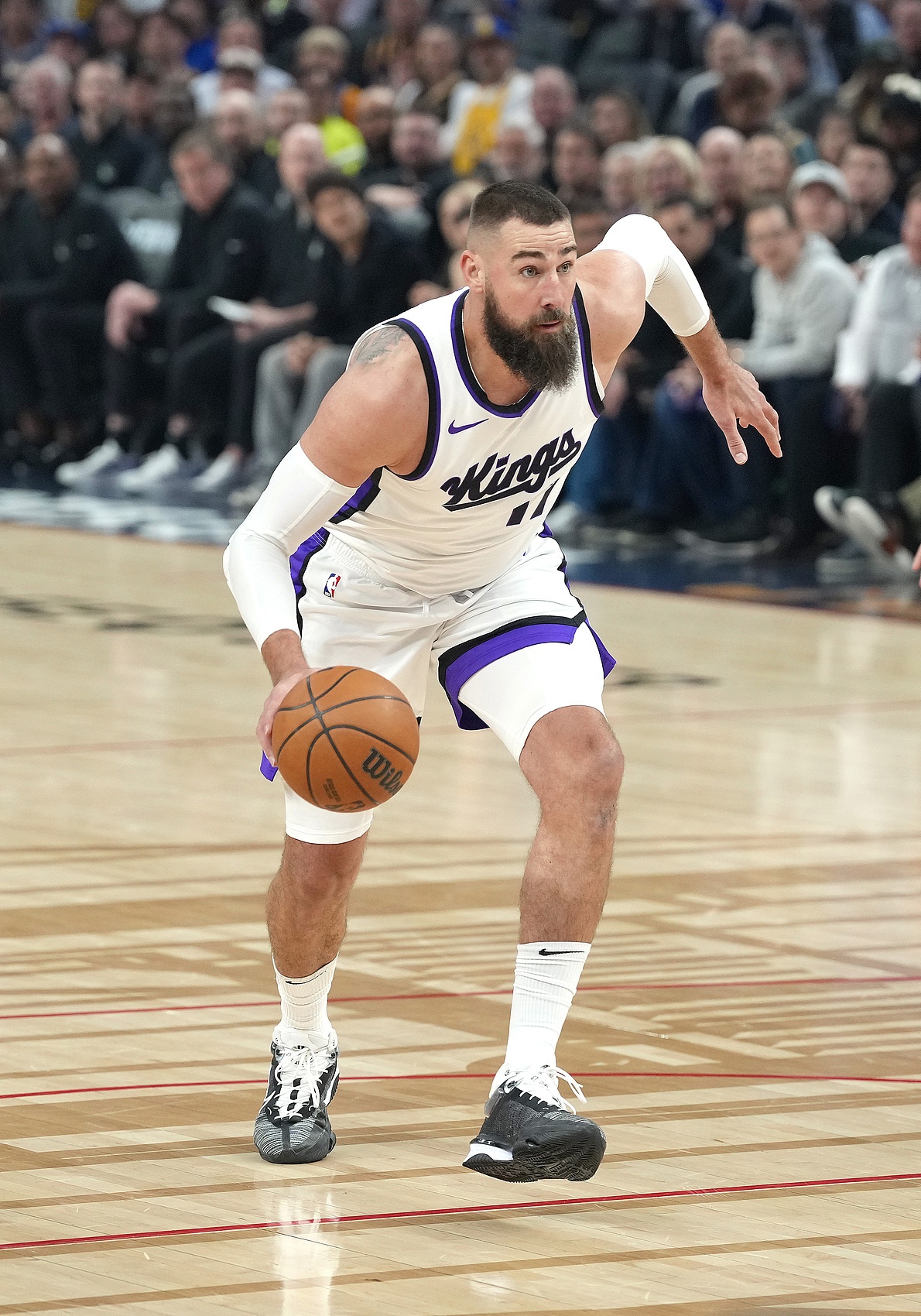 效率挺高但難挽敗局！瓦蘭11中8得到18分7板1助